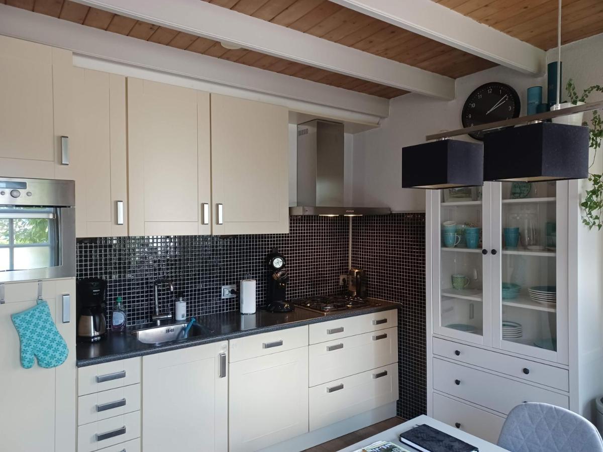 Karakteristiek Huis In Centrum Winsum Met Nieuwe Badkamer Zewnętrze zdjęcie